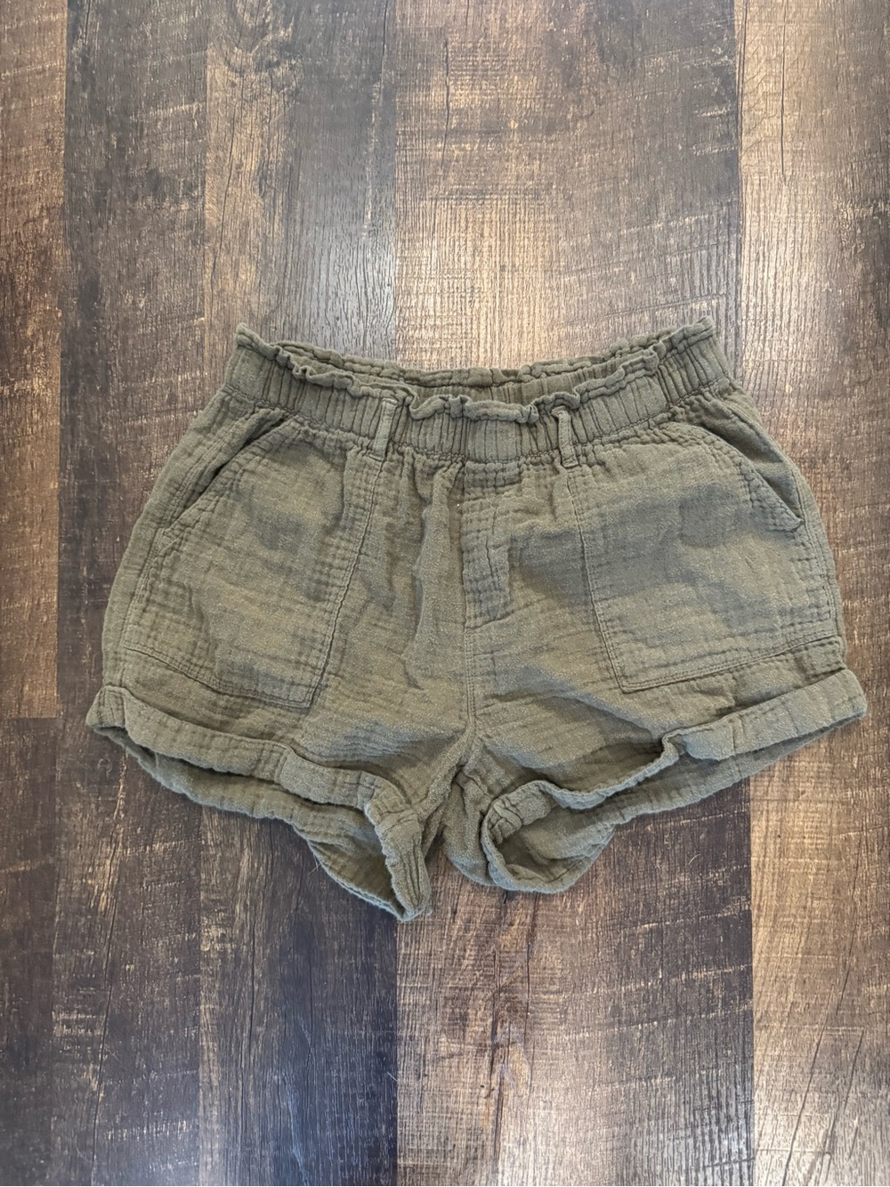 aerie Olive Green Elastic Waist gauze Shorts with pockets